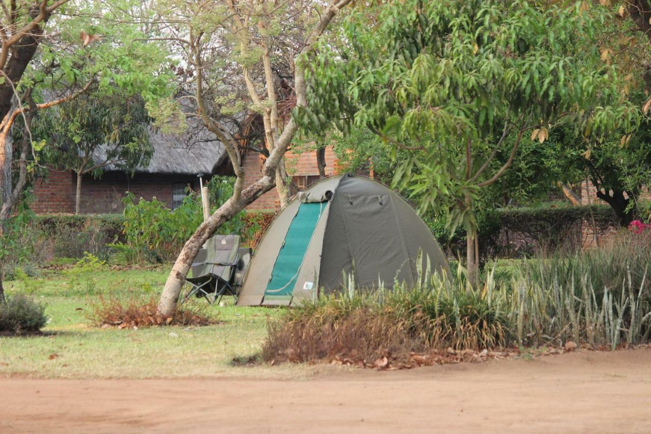Barefoot Lodge And Safaris - Malawi Лилонгве Экстерьер фото