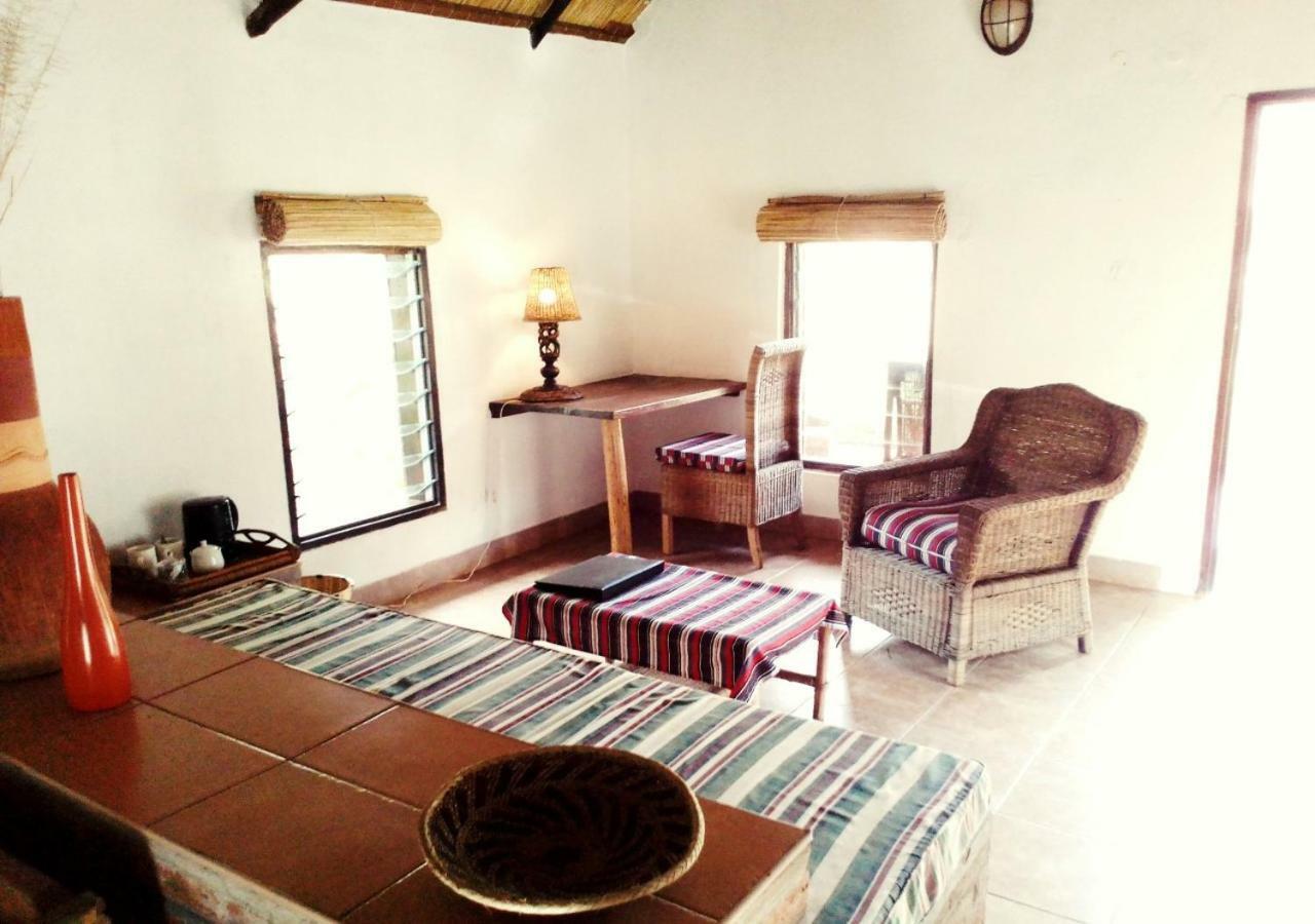 Barefoot Lodge And Safaris - Malawi Лилонгве Экстерьер фото