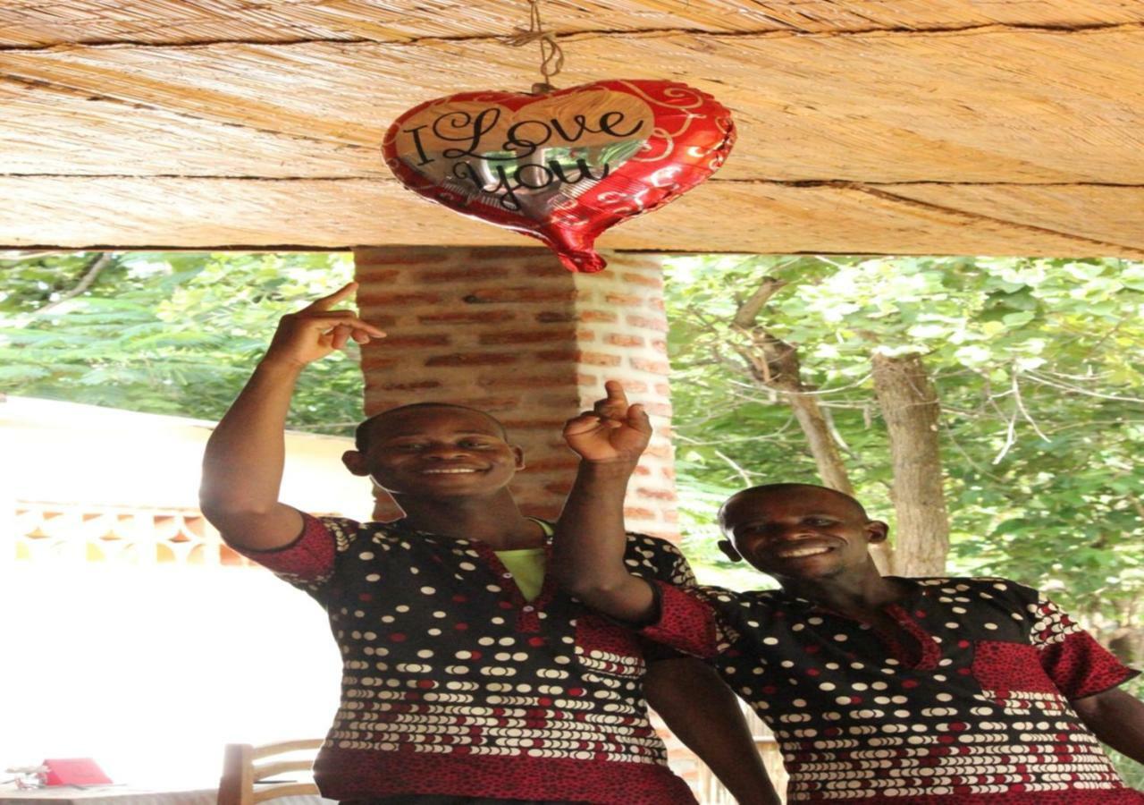 Barefoot Lodge And Safaris - Malawi Лилонгве Экстерьер фото